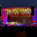 Shows - Beck dismissed the Symphony and started playin the hits. Very fun show.
