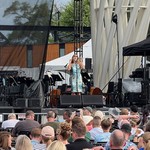Shows - This woman can whistle like none other