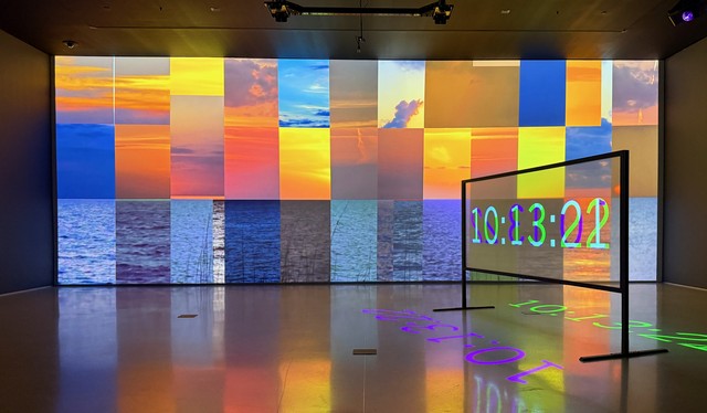 This sunrise / sunset art room was really nice