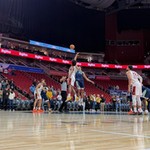 Iowa Wolves - Tip off