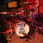 Tiny drum kit for them uke boys