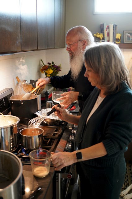 Makin soup and gravy